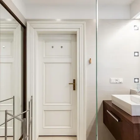 Palac Zieleniewskich Sw Marka 31 Апартаменты