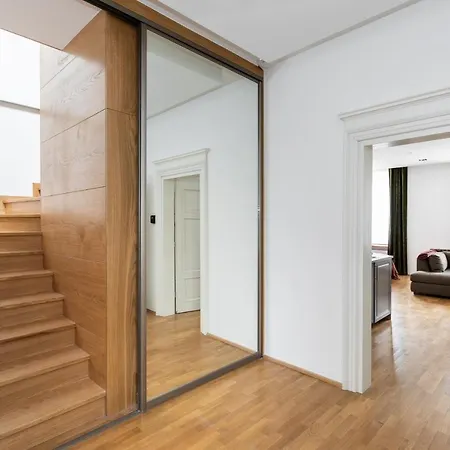 Palac Zieleniewskich Sw Marka 31 Apartment Krakow